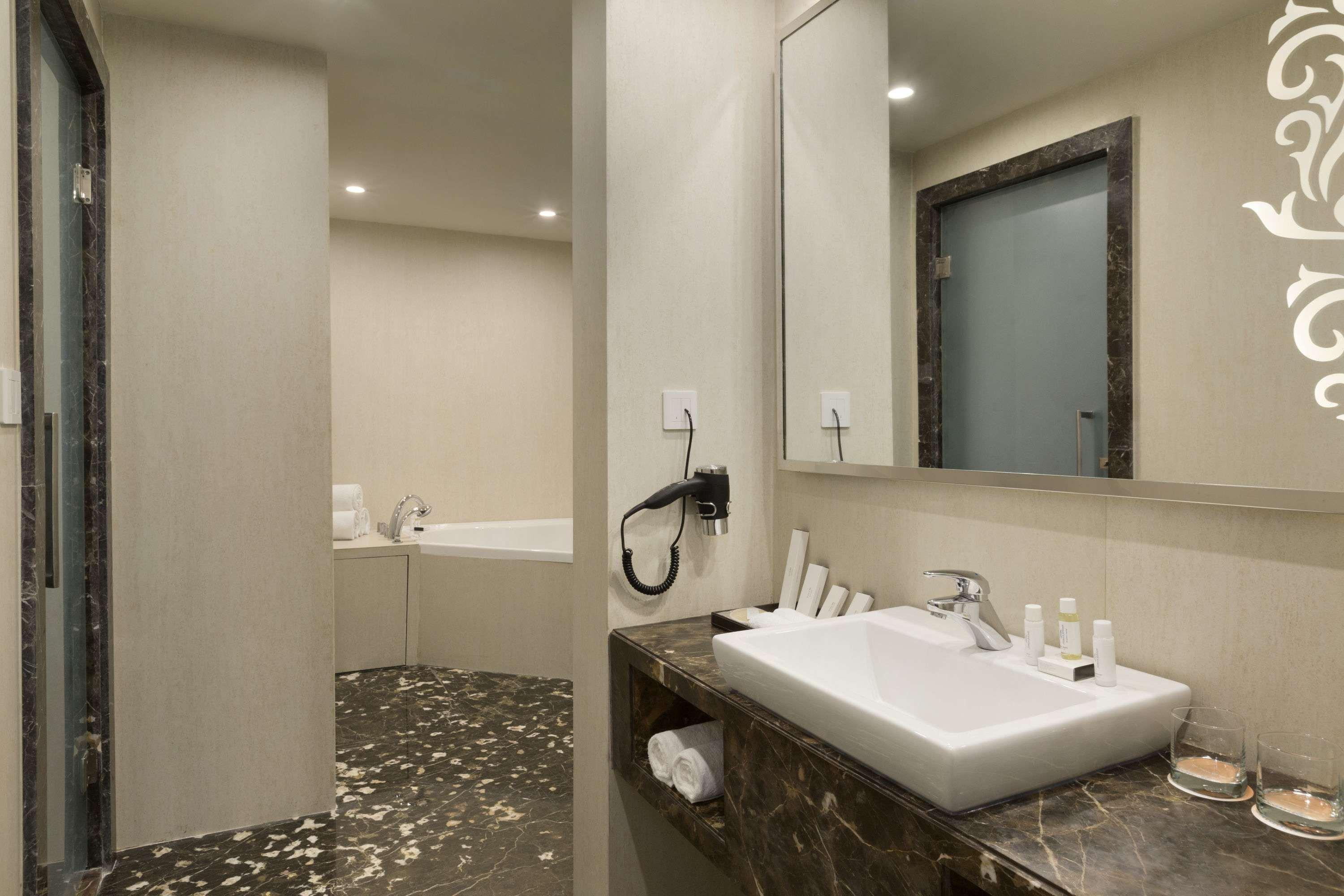 Howard Johnson By Wyndham, Hebbal, Bengaluru Bangalore Exterior foto